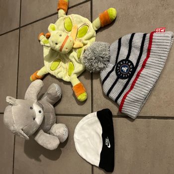 Lot doudou + bonnets