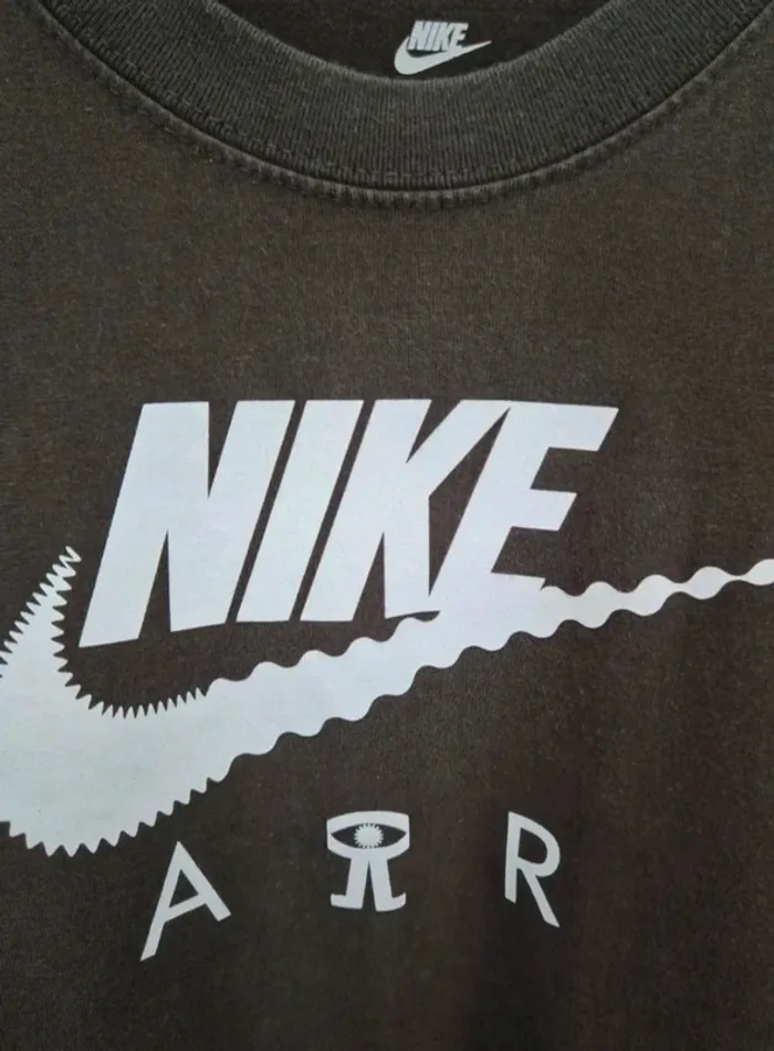 Tee-shirt kaki Nike taille XS - photo numéro 3