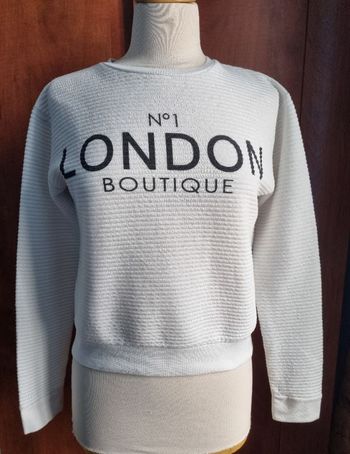 Sweat avec écriture taille S