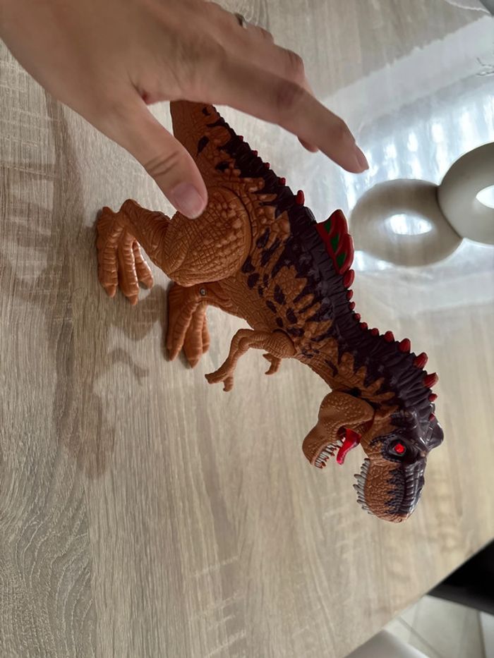 Dinosaure sonore et lumineux - photo numéro 3