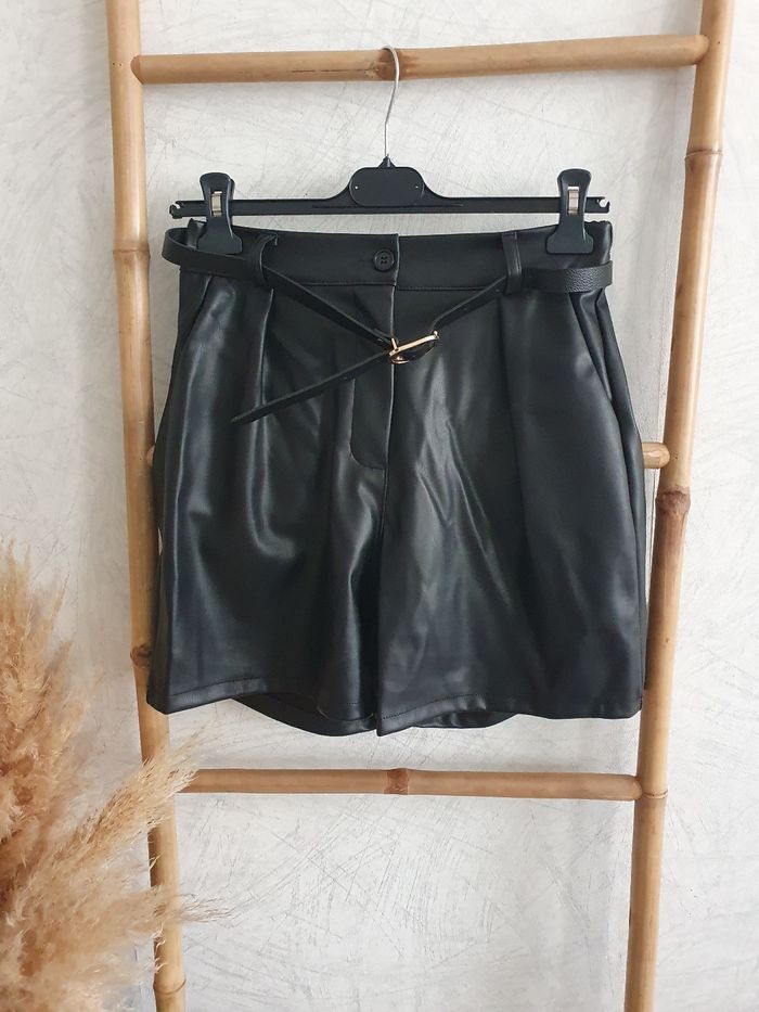 Short simili cuir Taille XL