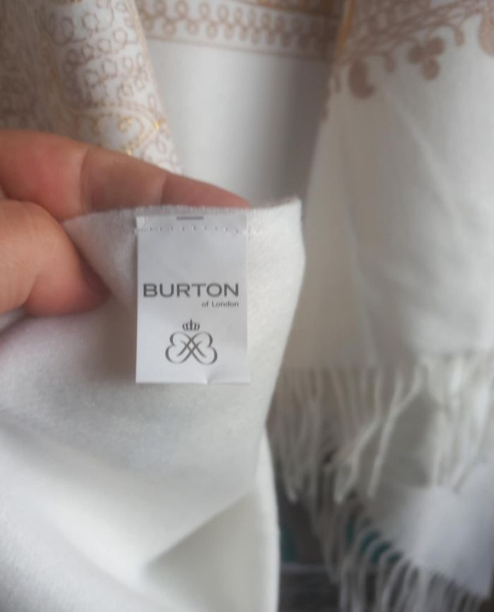 Grand châle à motifs arabesques Burton - photo numéro 9