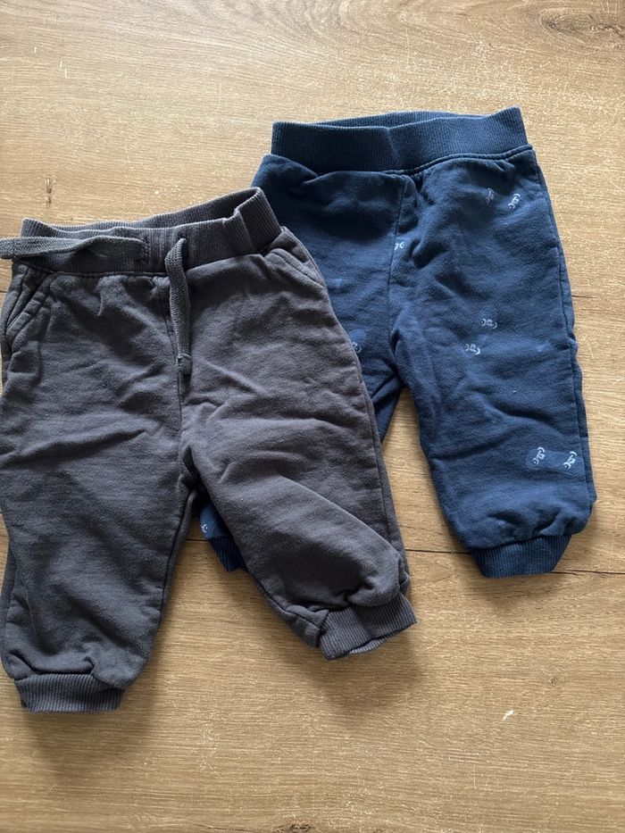 Lot de joggings - photo numéro 1