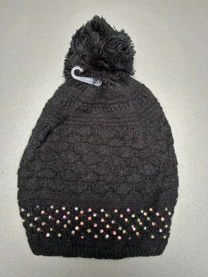 Bonnet noir à pompon et strasses neuf