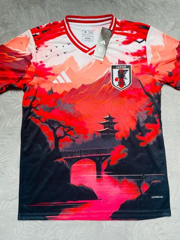 Maillot concept foot Japon rouge paysage taille M