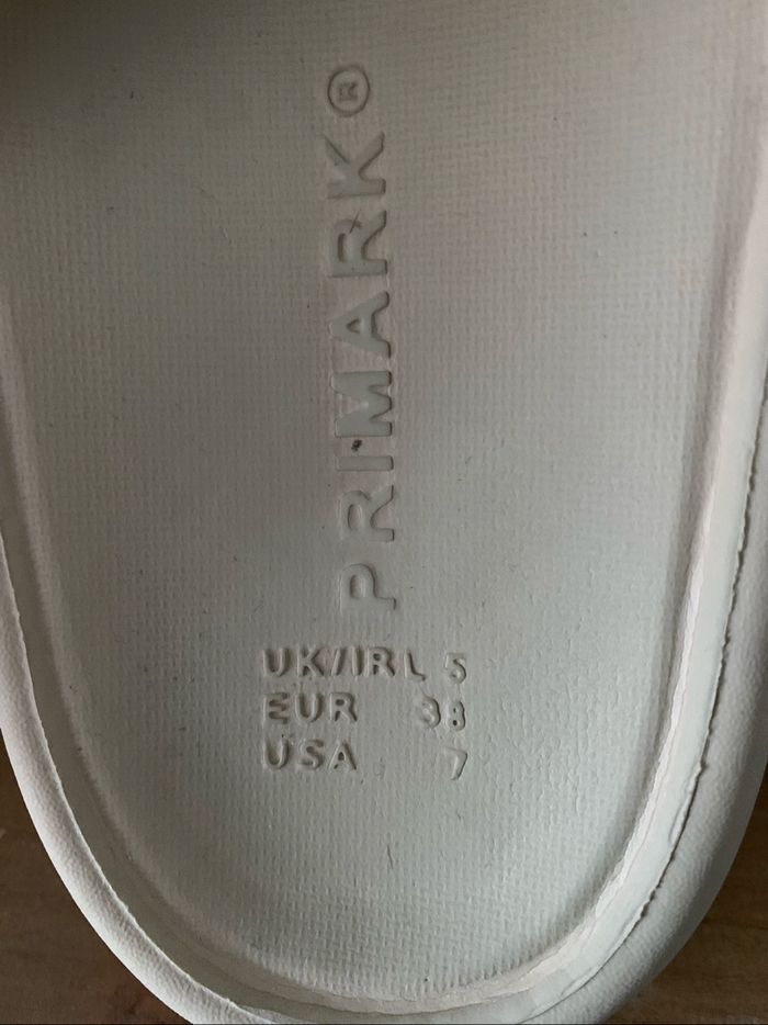 Tong 🩴 beige Primark pointure 38 usa 7 uk irl 5. - photo numéro 3