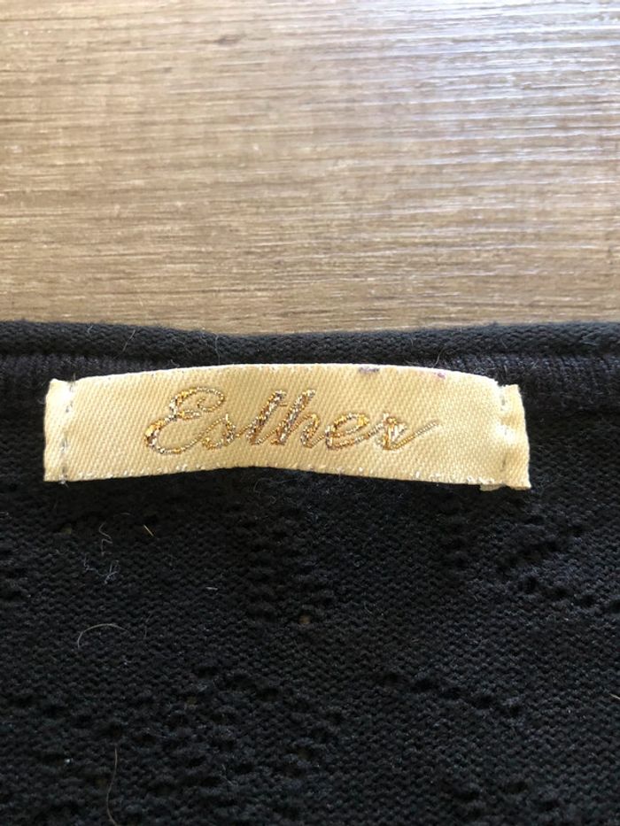 Joli pull noir - photo numéro 4