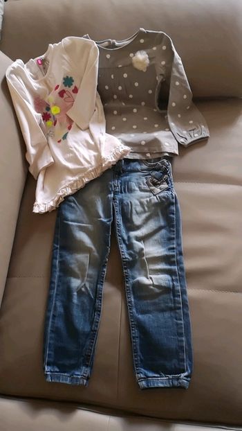 Lot 3 pièces jean 2 tops
