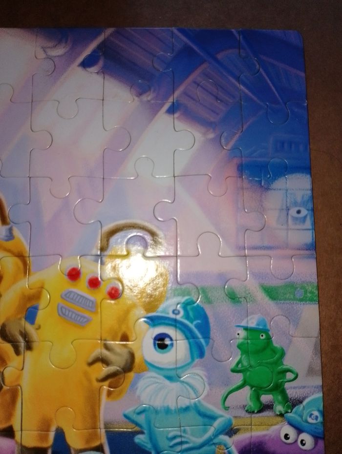 Puzzle TBE complet Monstres et Cie Clémentoni - photo numéro 8