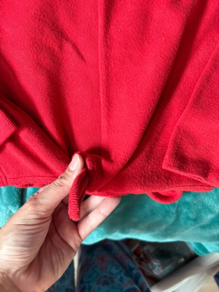Pull rouge 8 ans - photo numéro 2