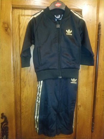 Ensemble jogging 12 mois adidas en excellent état