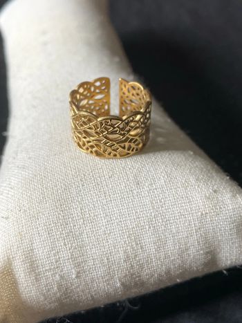 Bague dorée ajustable motifs feuilles