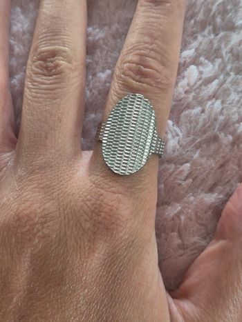 Jolie bague bandeau ovale