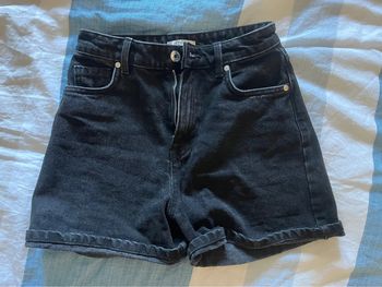 Short noir