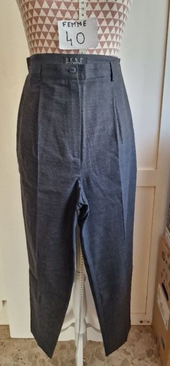 Pantalon, gris foncé, en très très bon état, en laine &polyester &elasthanne