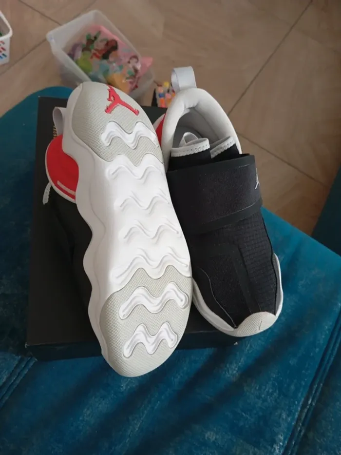 Jordan 23/7 taille 35 - photo numéro 3