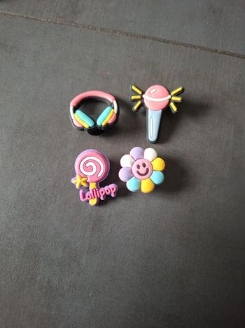 Lot de 4 breloques pour Crocs neuves