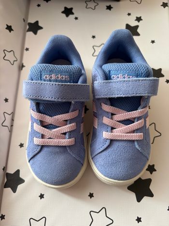 Baskets Adidas bébé fille