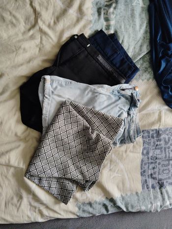 3 short et une jupe