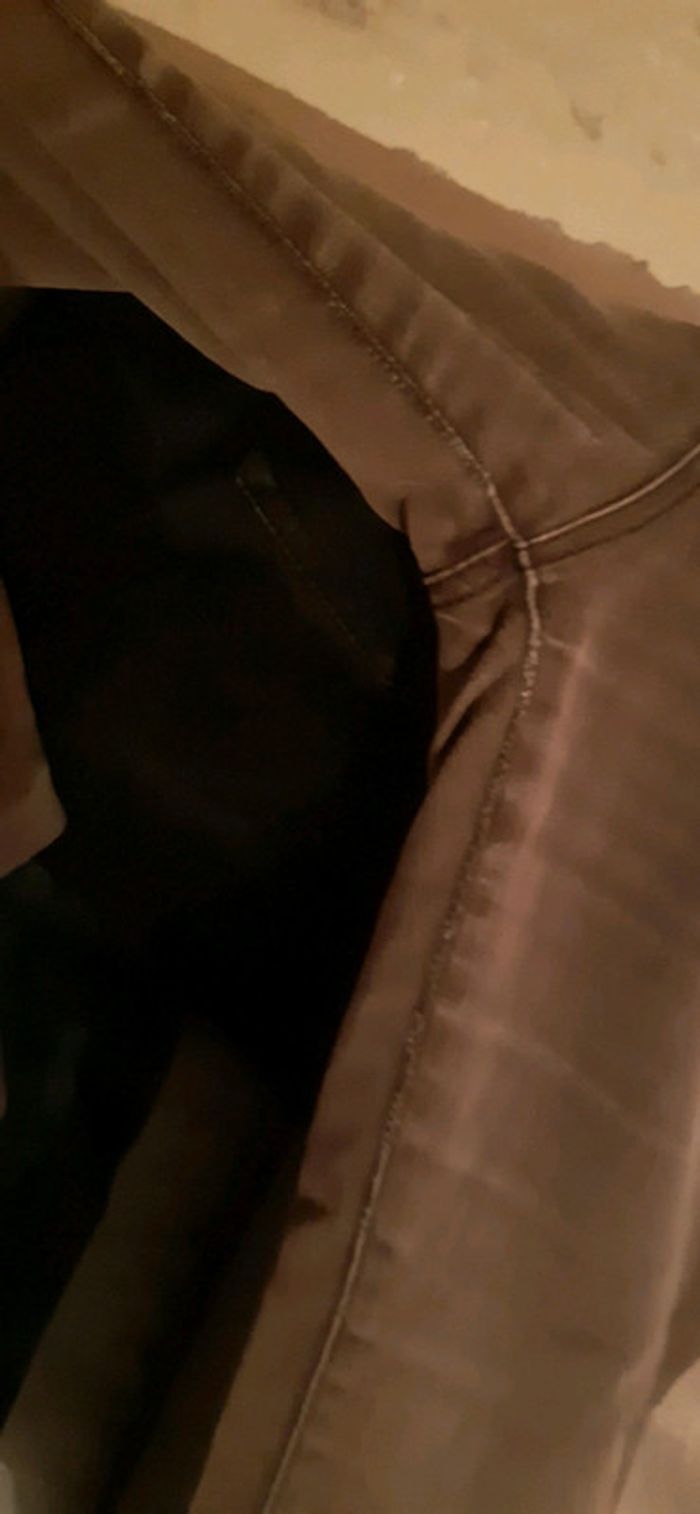 Jeans taille 46 un marron,un noir ,un bleu il leur manque tous le bouton - photo numéro 7