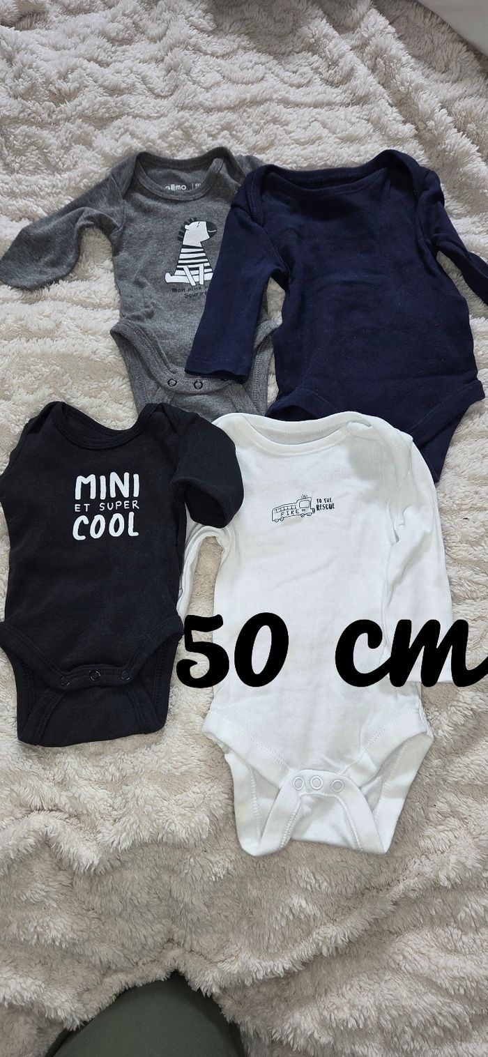 Lot 4 bodies 50 cm 1 mois gemo
