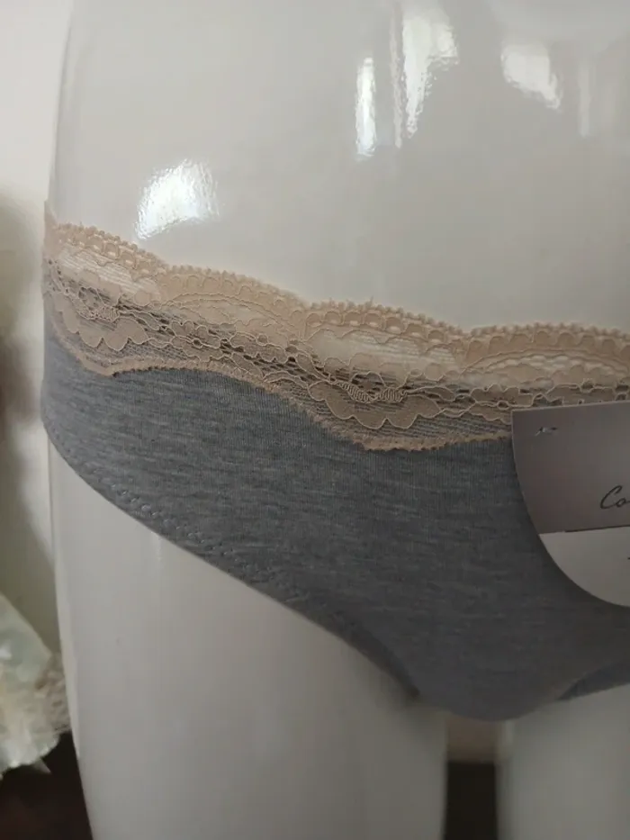 Slip gris dentelle taille 40 - photo numéro 2