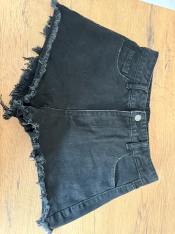 Short fille jeans noir shein 12-13 ans