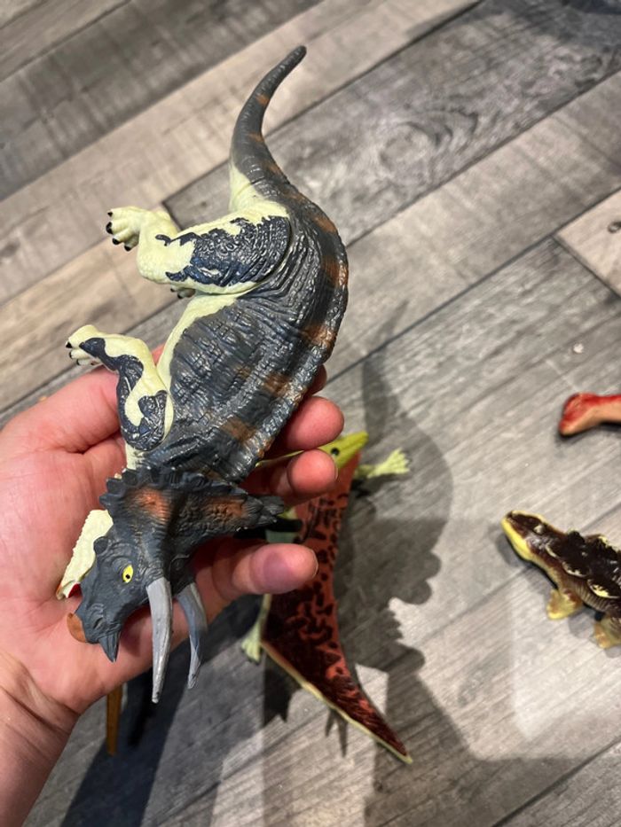 Lot dinosaures - photo numéro 10