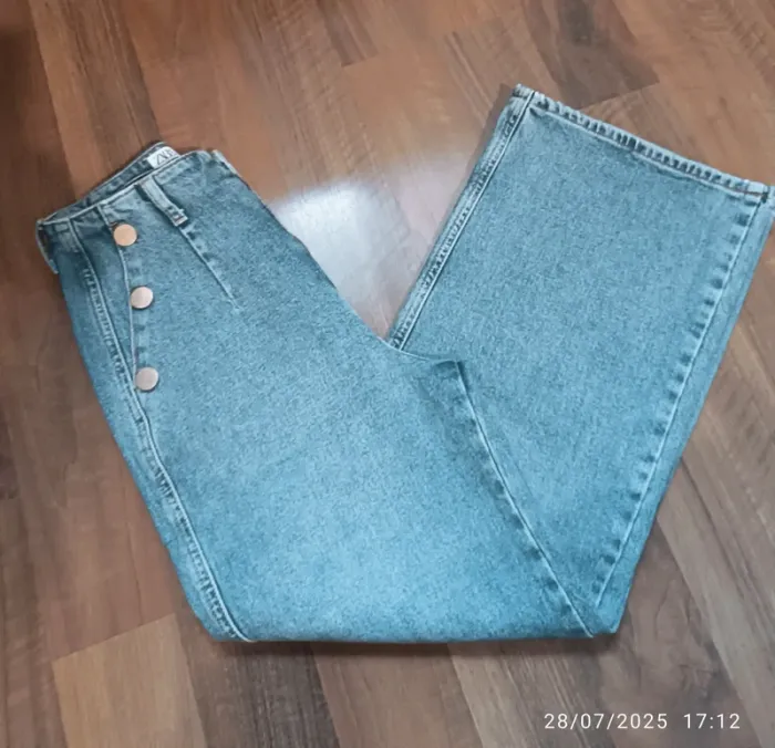 Jeans taille haute et jambes larges Zara - photo numéro 4