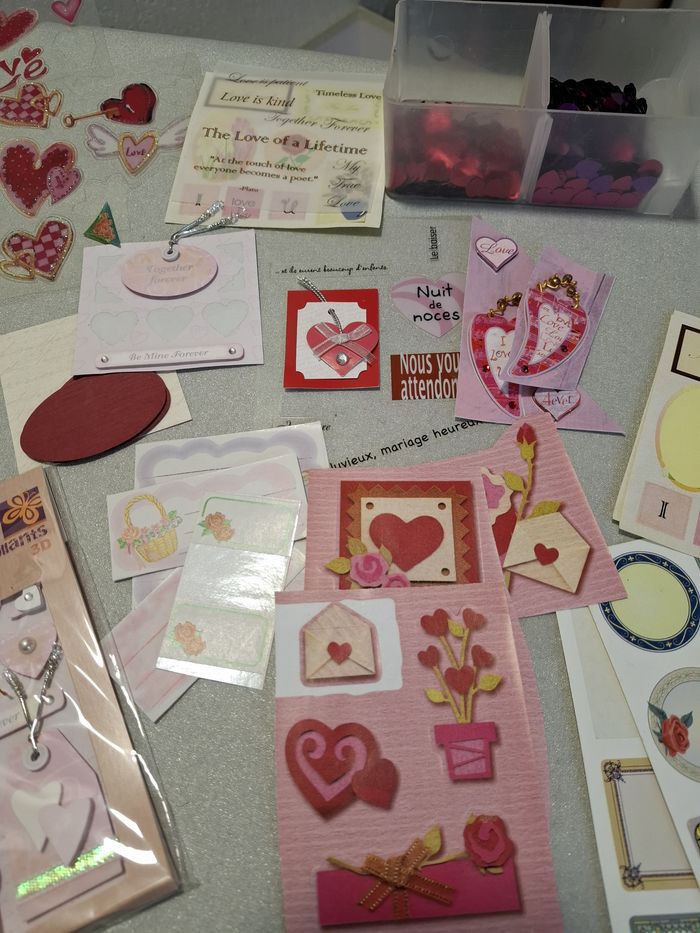 Gros lot de décorations diverses coeurs, mariage, amour pour scrapbooking/loisirs créatifs - photo numéro 7