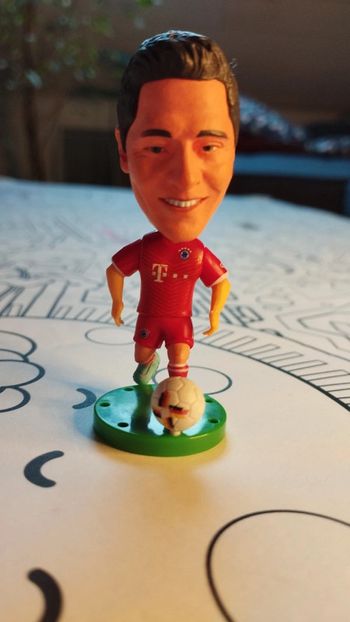 Petite figurine football neuve Robert Lewandowski Bayern Munich