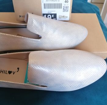 Ballerines /Mocassins plat doré neuf Pointure 40