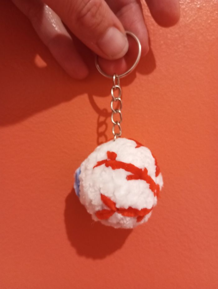 Halloween : porte-clés œil au crochet - photo numéro 4