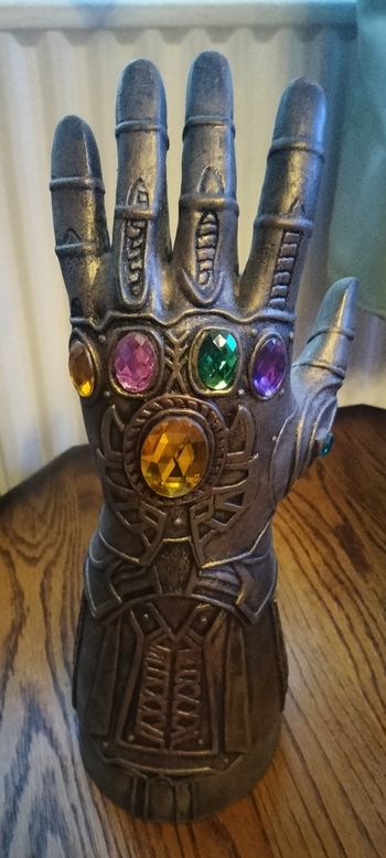 Gant en caoutchouc thanos