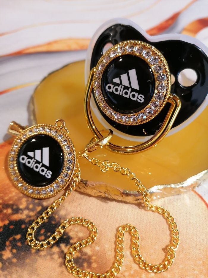 Sucette tétine Adidas - photo numéro 3