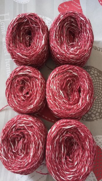 Lot de 6 Pelotes fantaisie Rouge/Bordeaux et Blanc (590g)