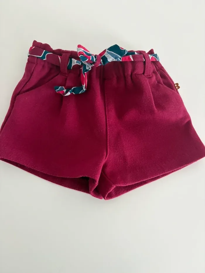 Short fille