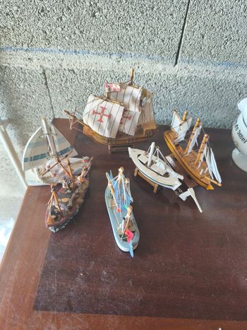 Lot de 6 petits bateaux