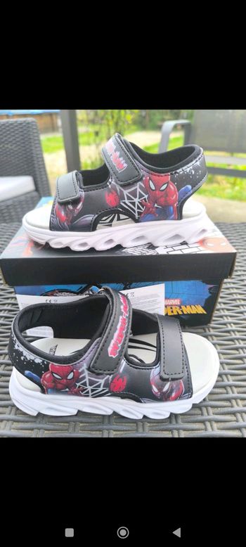 Sandales lumineuse spiderman taille 27