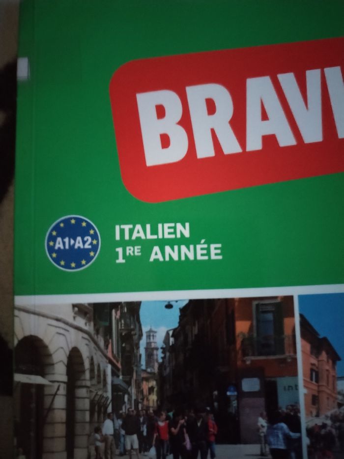 Manuel italien "Bravissimi" 1er année A1/A2 édition maison des langues - photo numéro 2