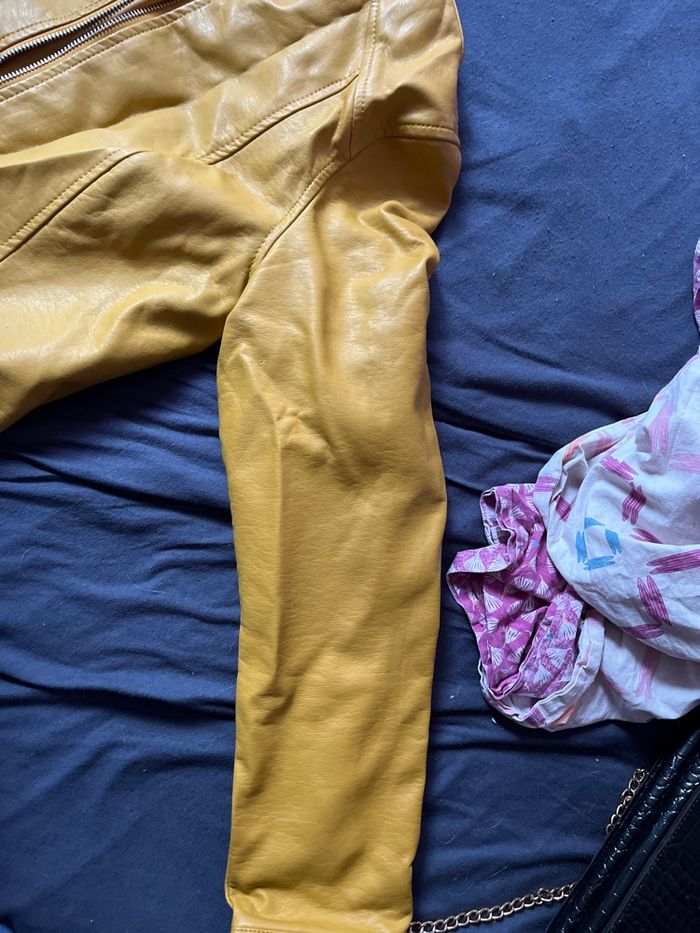 Petite veste en cuir - photo numéro 3