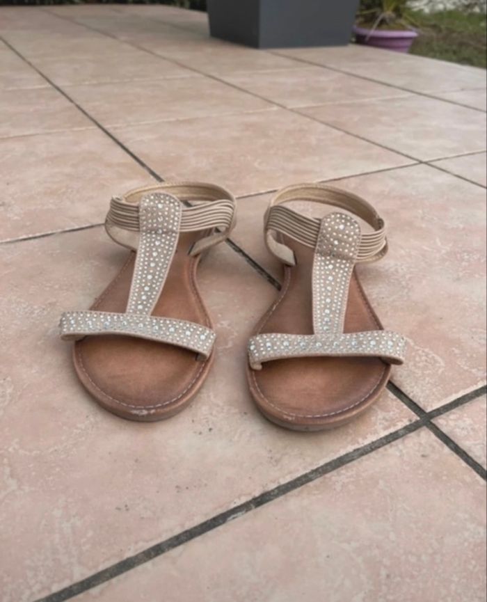 Sandale couleur beige à strass taille 40 de chez La Halle en bon état - photo numéro 3