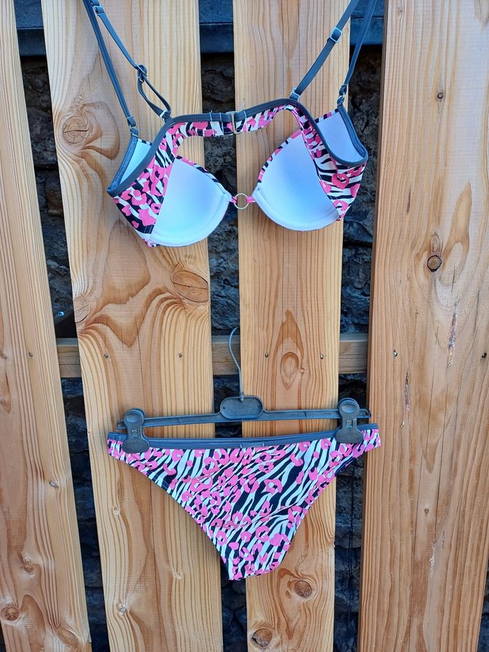 Magnifique bikini zèbré et fleuri rose Calvin Klein - photo numéro 9