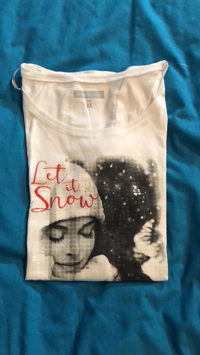 T-shirt let it snow