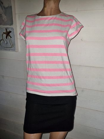 T shirt T30-32 ou 152 ou 12-14ans