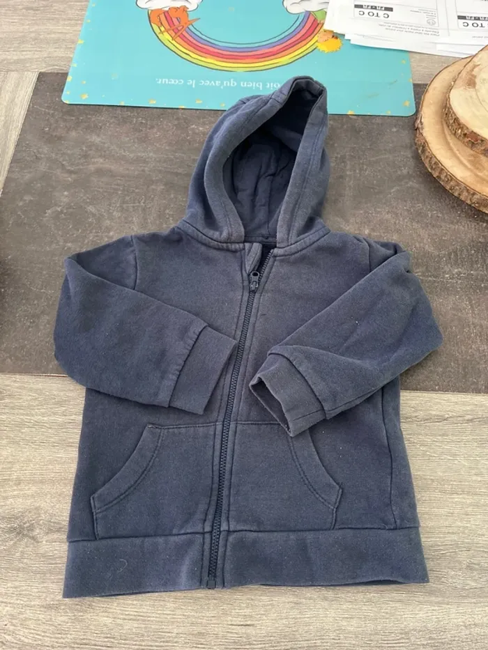Gilet à capuche