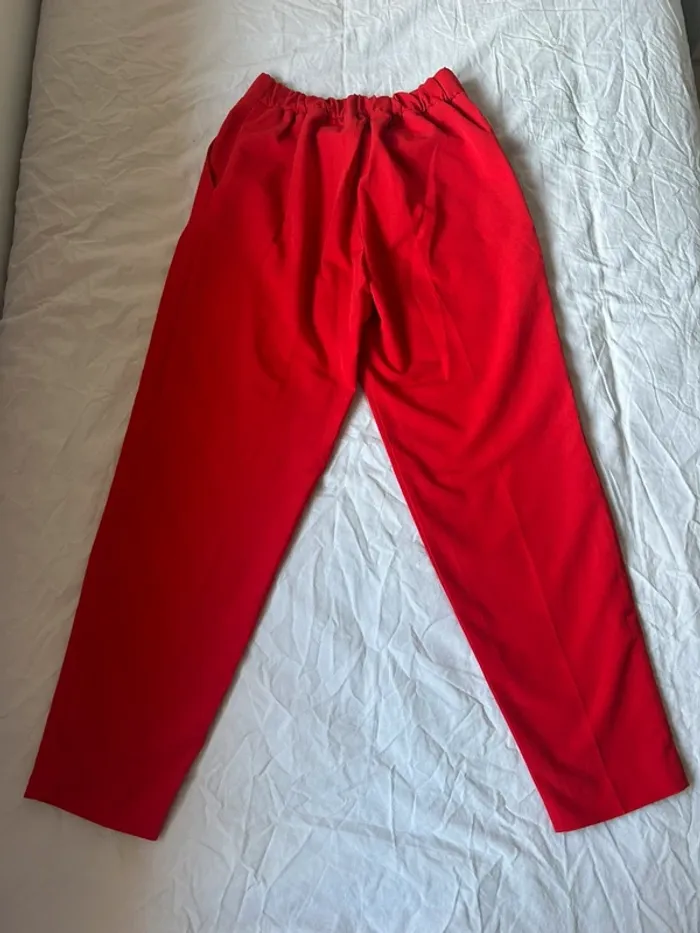 Pantalon rouge - photo numéro 3