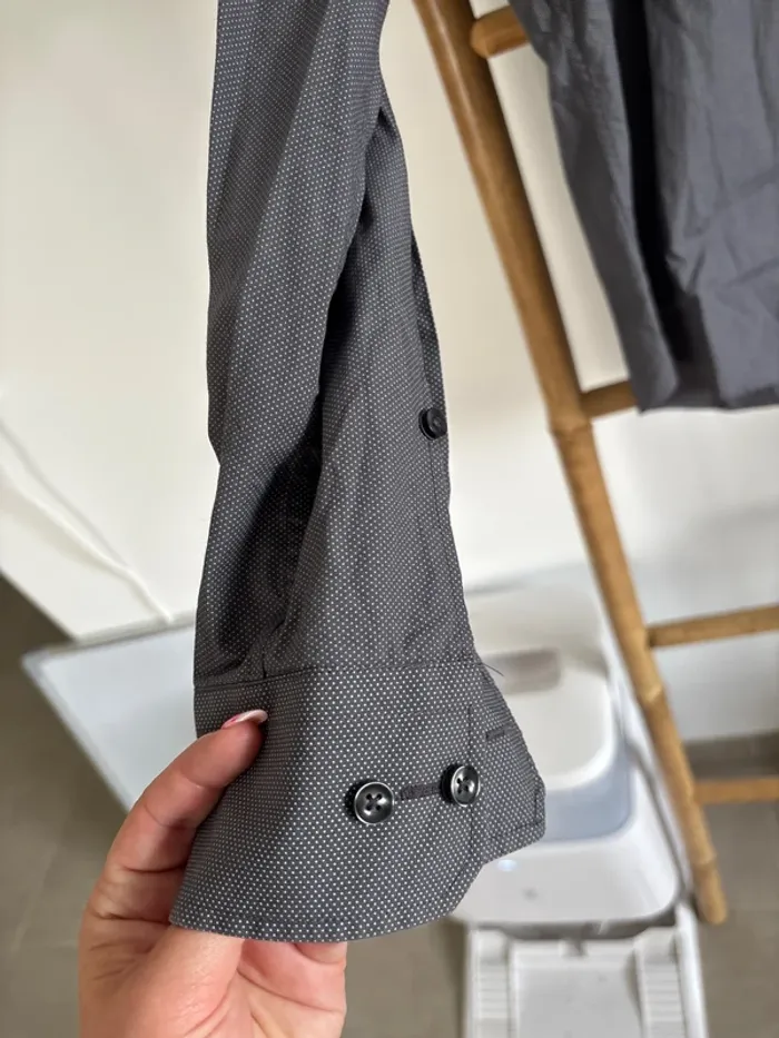 Chemise gris foncée taille M - photo numéro 4