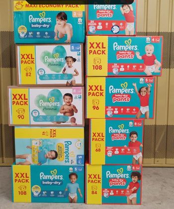 couches bebe Pampers neuf 