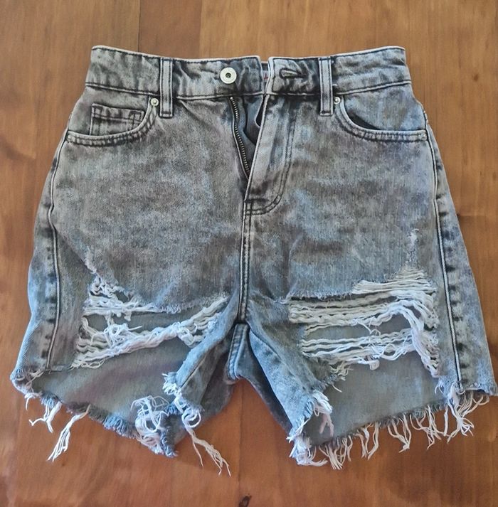 Short en jean troué Jennifer taille 32